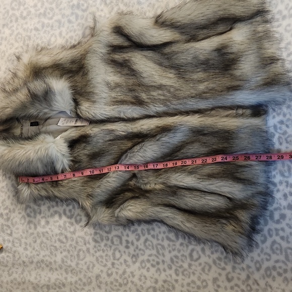Luxurious soft fluffy fur vest - Picture 4 of 7